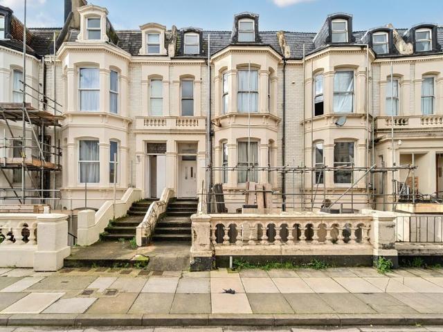 1 bedroom flat for sale