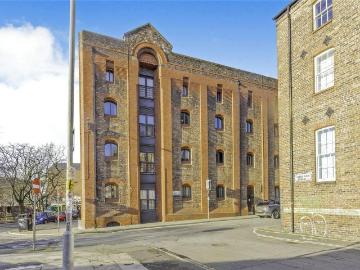 1 bedroom flat for sale
