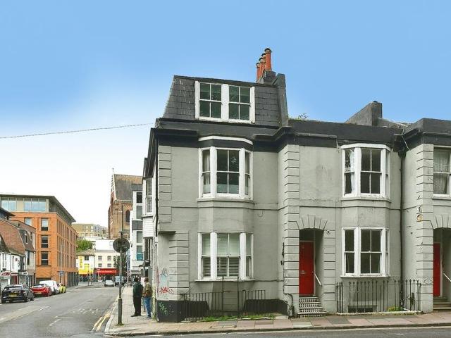 1 bedroom flat for sale