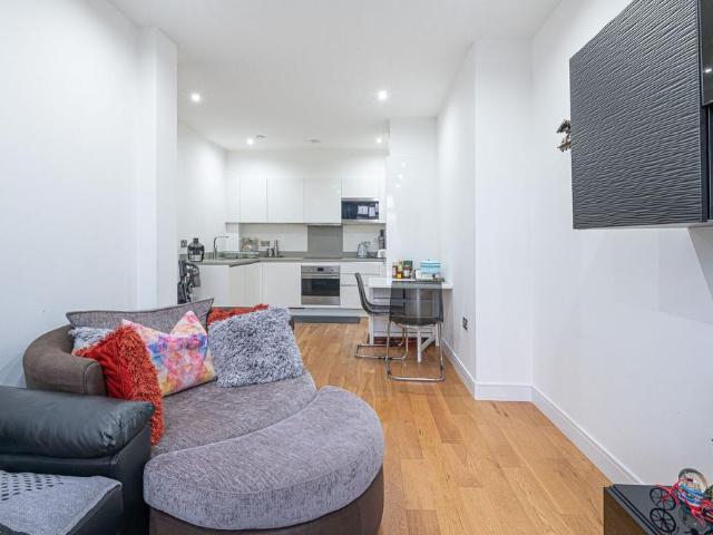 1 bedroom flat for sale