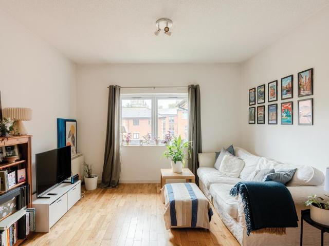 1 bedroom flat for sale