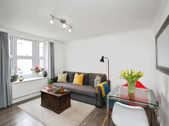 1 bedroom flat for sale