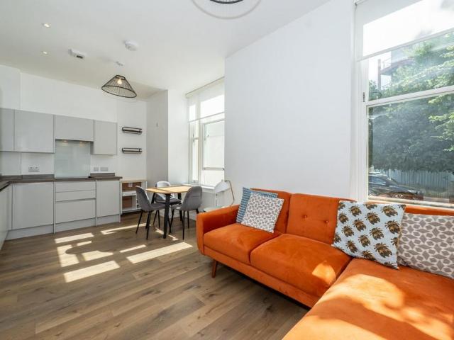 1 bedroom flat for sale