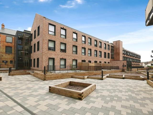 1 bedroom flat for sale