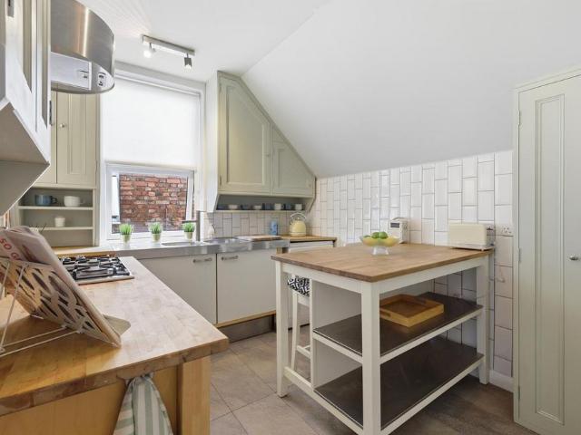 1 bedroom flat for sale