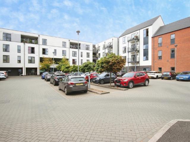 1 bedroom flat for sale