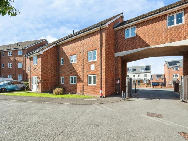 2 bedroom flat for sale