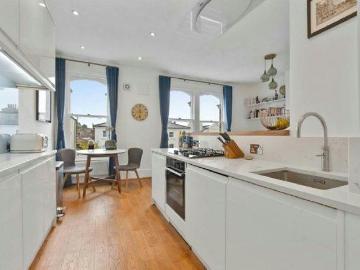 1 bedroom flat for sale