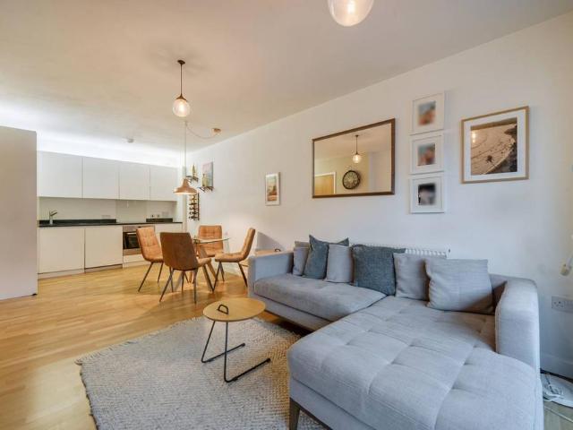 1 bedroom flat for sale