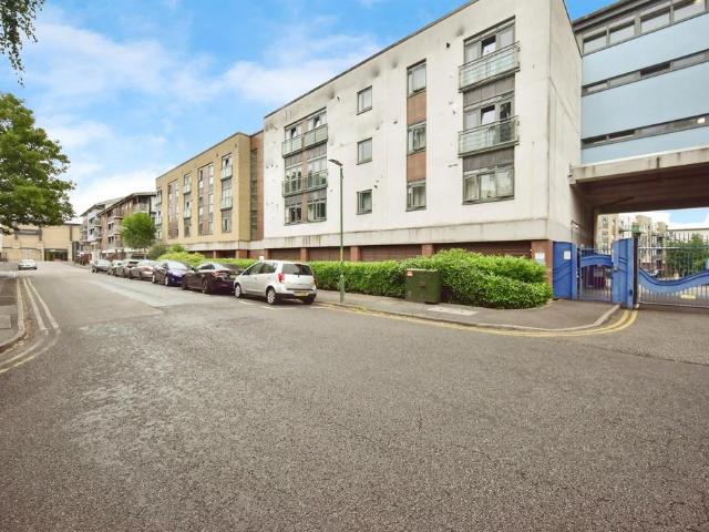 1 bedroom flat for sale
