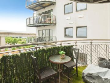 1 bedroom flat for sale