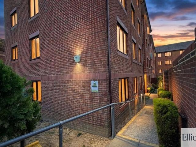 1 bedroom flat for sale