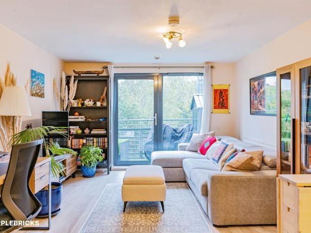 1 bedroom flat for sale