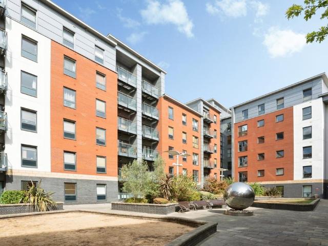 1 bedroom flat for sale