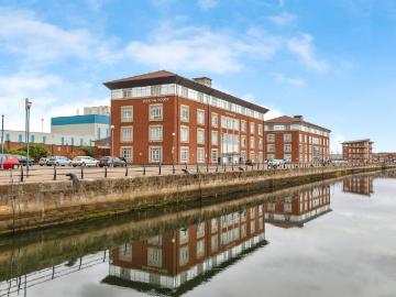 1 bedroom flat for sale
