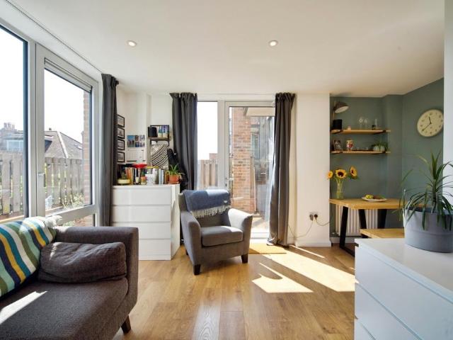 1 bedroom flat for sale