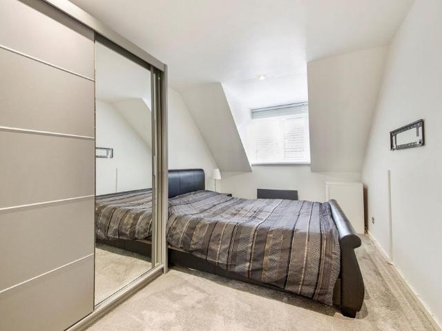 1 bedroom flat for sale