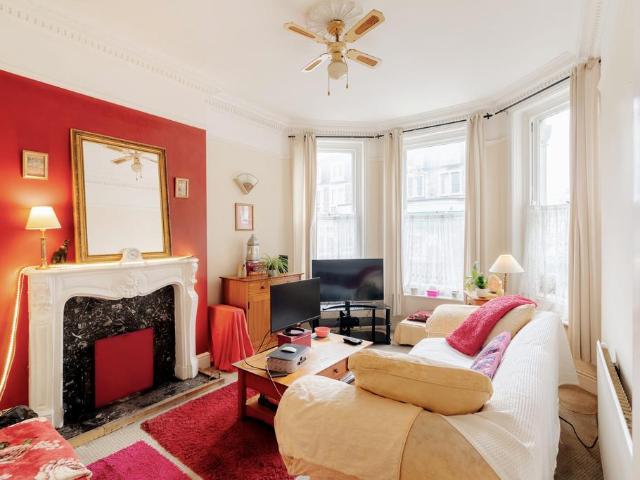 1 bedroom flat for sale
