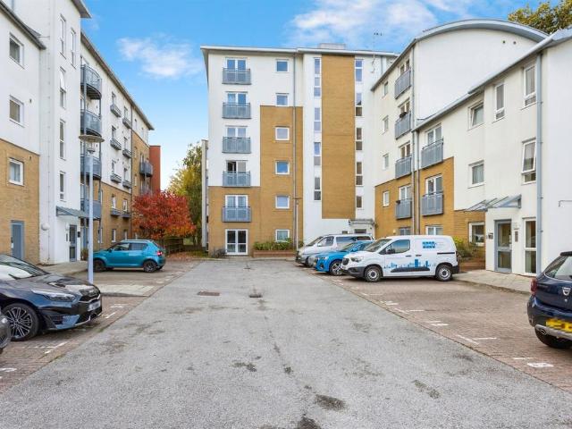 1 bedroom flat for sale