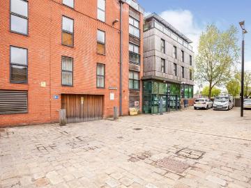 1 bedroom flat for sale