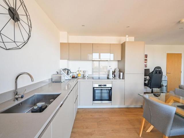 1 bedroom flat for sale
