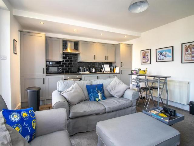 1 bedroom flat for sale
