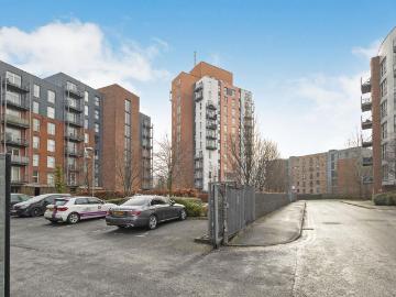 Crumpsall Manchester, M8 - Balcony, Lift