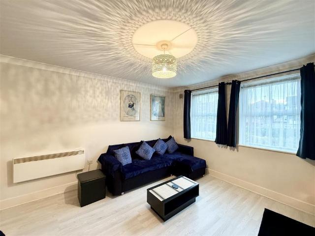 1 bedroom flat for sale