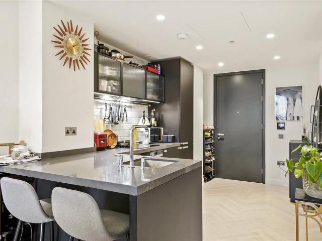 1 bedroom flat for sale