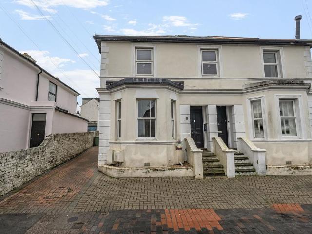 1 bedroom flat for sale