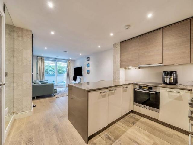 1 bedroom flat for sale