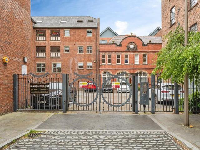 1 bedroom flat for sale
