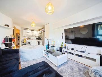 1 bedroom flat for sale