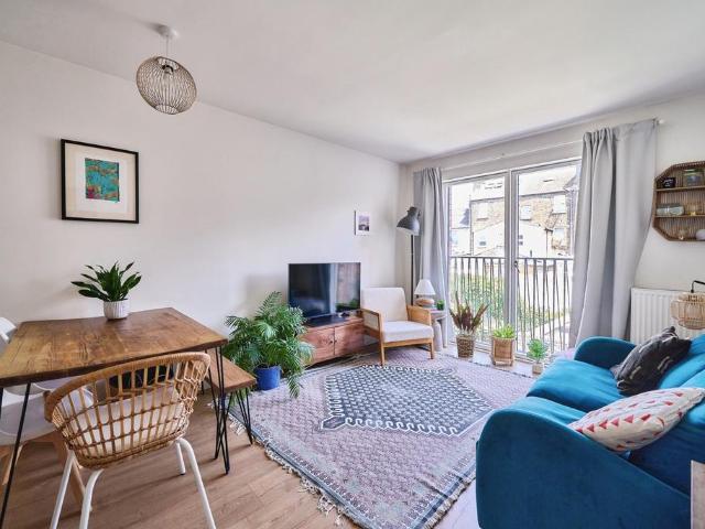 1 bedroom flat for sale