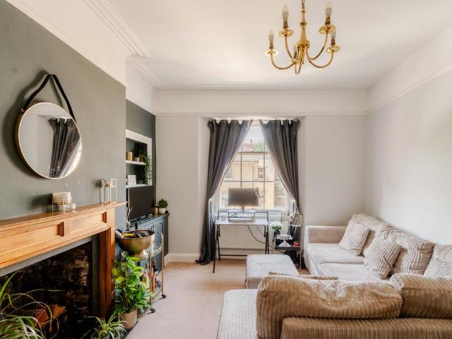 1 bedroom flat for sale