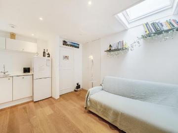 Wendell Park, London, Greater London - Equipped kitchen