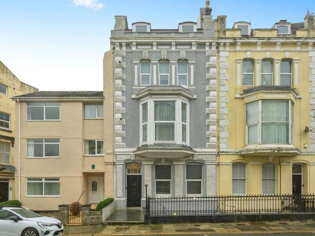1 bedroom flat for sale