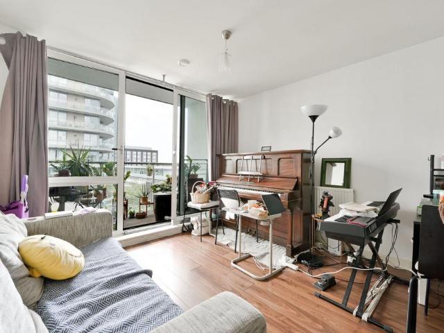 1 bedroom flat for sale