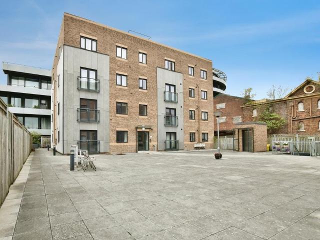 1 bedroom flat for sale