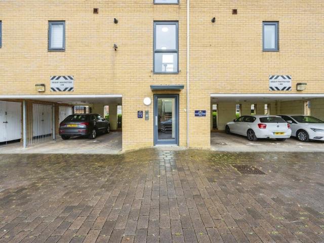 1 bedroom flat for sale