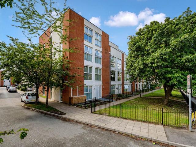 1 bedroom flat for sale