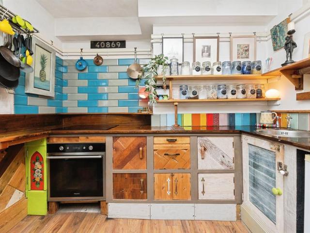 1 bedroom flat for sale
