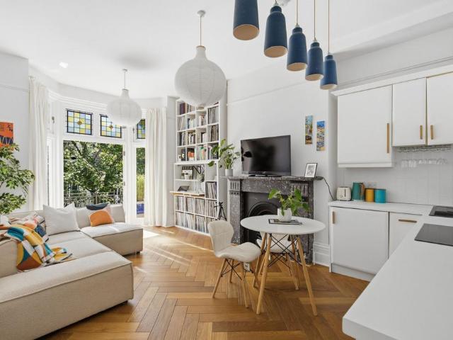 1 bedroom flat for sale