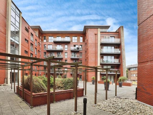 1 bedroom flat for sale