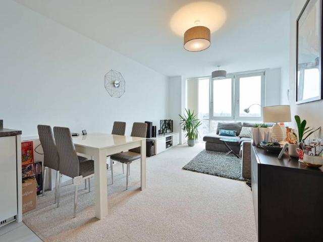 1 bedroom flat for sale