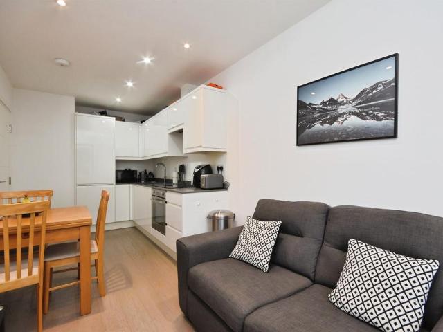 1 bedroom flat for sale
