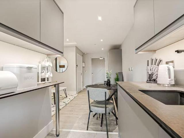 1 bedroom flat for sale