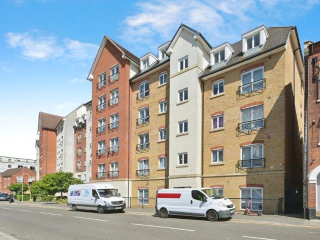 1 bedroom flat for sale