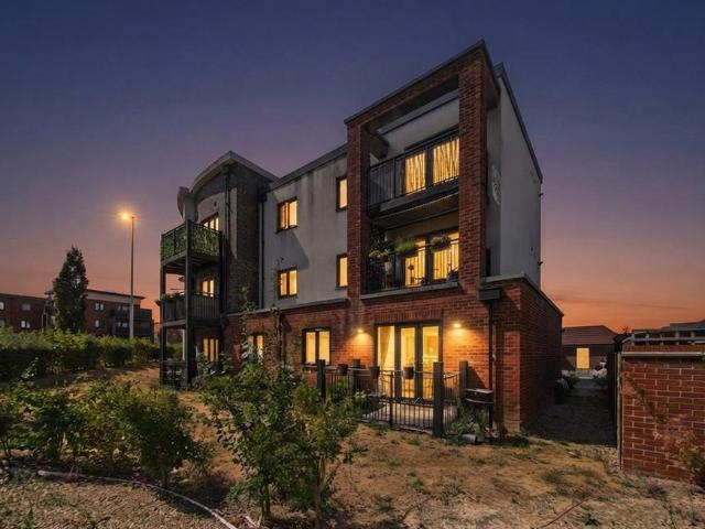 1 bedroom flat for sale
