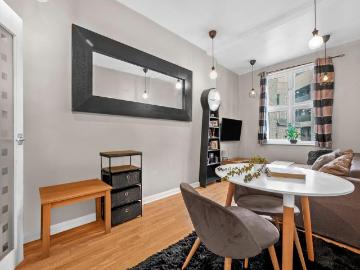 1 bedroom flat for sale